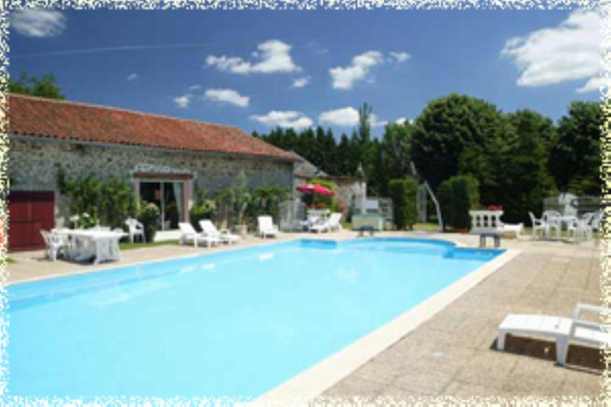 Hotellerie De Plein Air Camping Leychoisier Bonnac-la-Cote Bagian luar foto