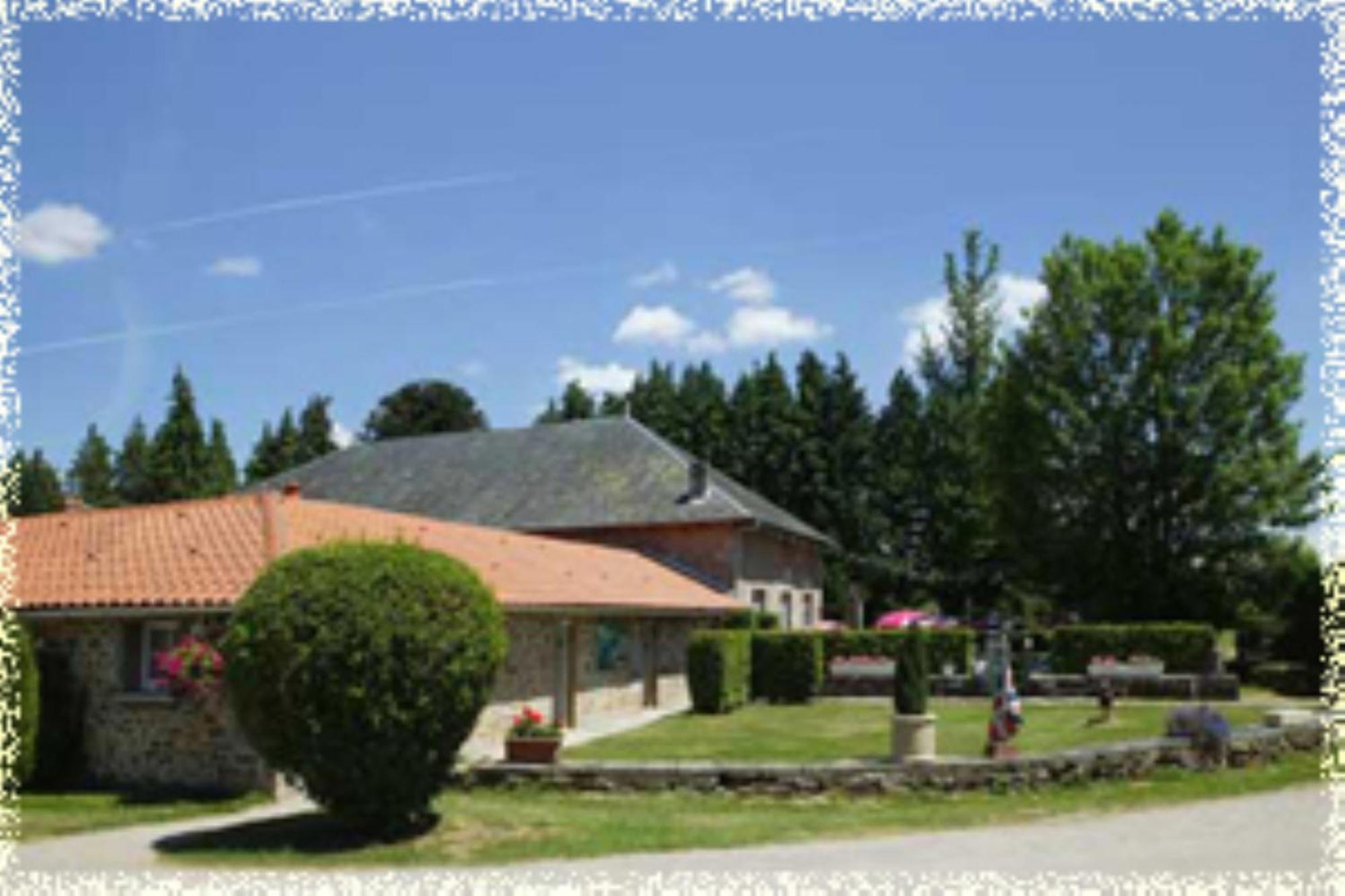 Hotellerie De Plein Air Camping Leychoisier Bonnac-la-Cote Bagian luar foto